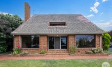 229 Wendouree Parade, Lake Wendouree